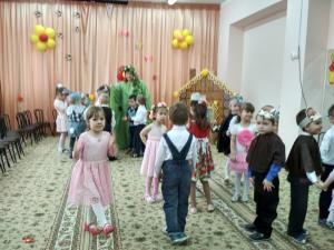 Весенний праздник группы Капелька